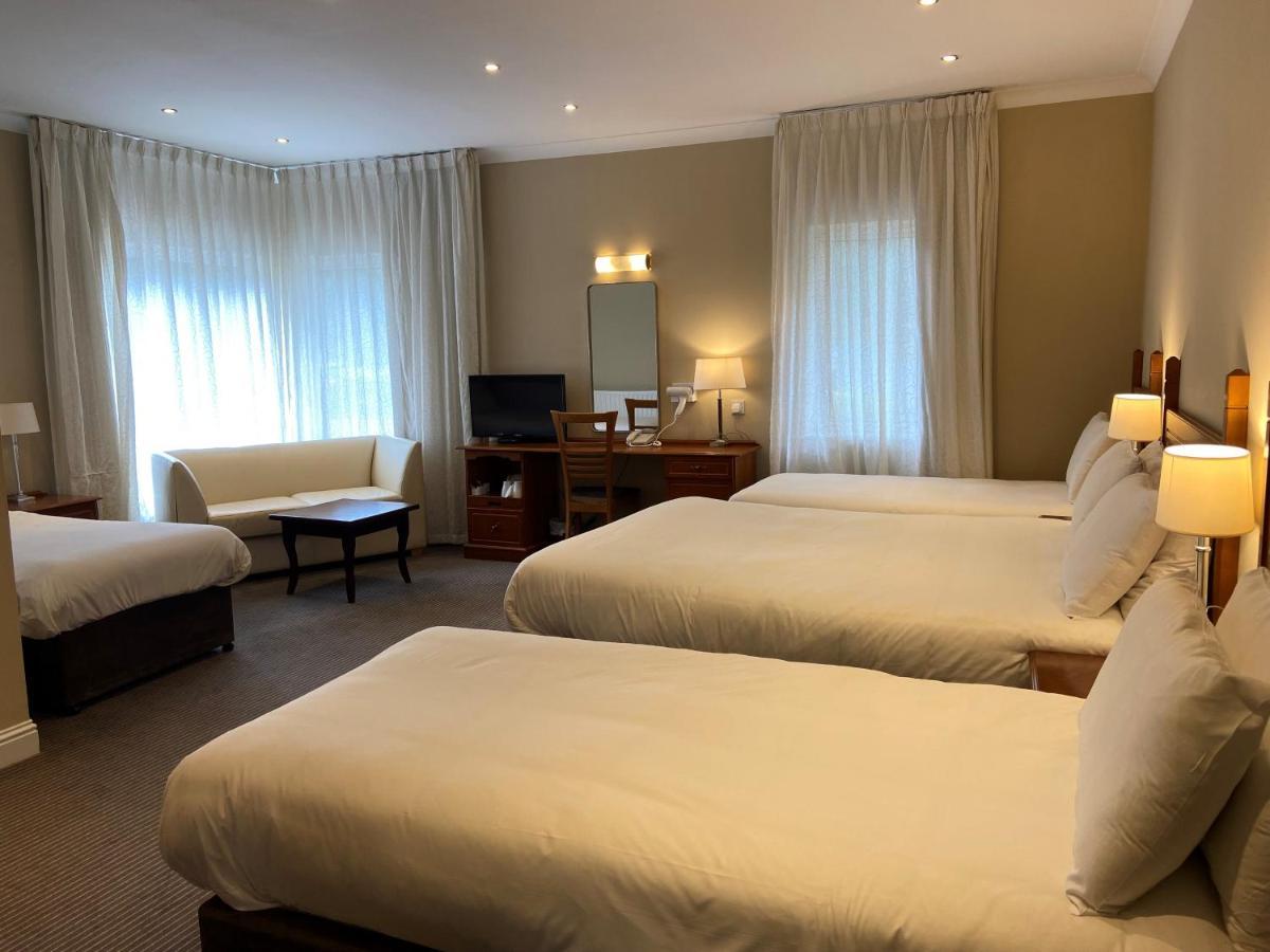 Wilton Hotel Брей Екстериор снимка