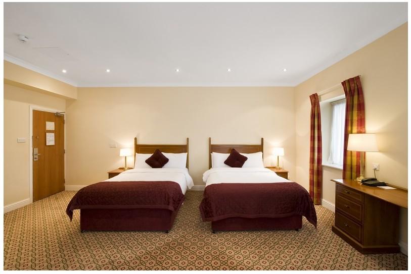 Wilton Hotel Брей Екстериор снимка