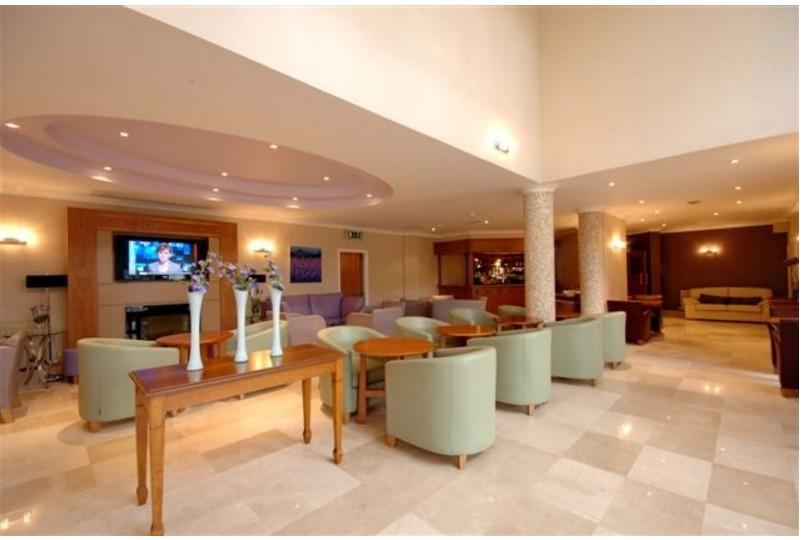 Wilton Hotel Брей Екстериор снимка
